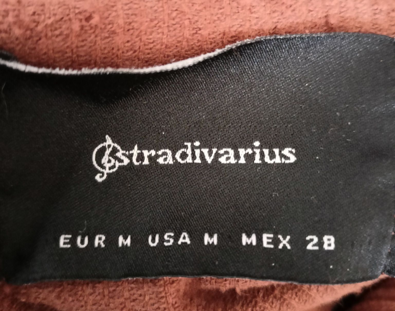 Krótka brązowa sztruksowa kurtka damska Stradivarius M L