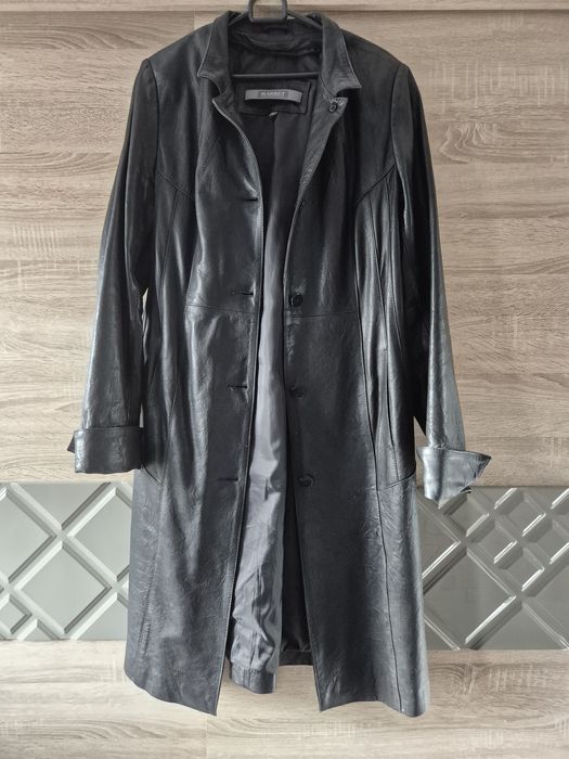 Sprzedam płaszcz i kurtki.