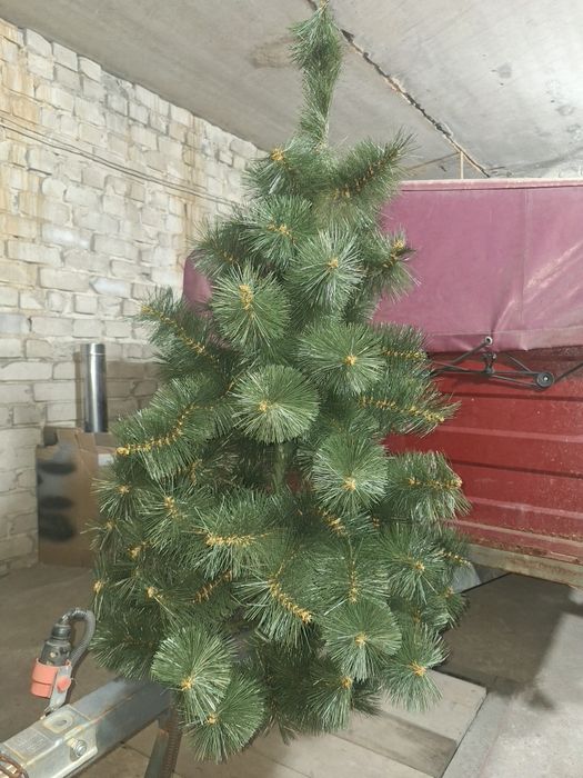 Продам искуственную ёлку