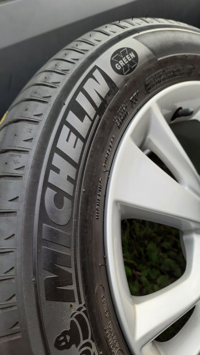 Диски легкосплавні титани R16 Honda з резиною 215 60 Michelin