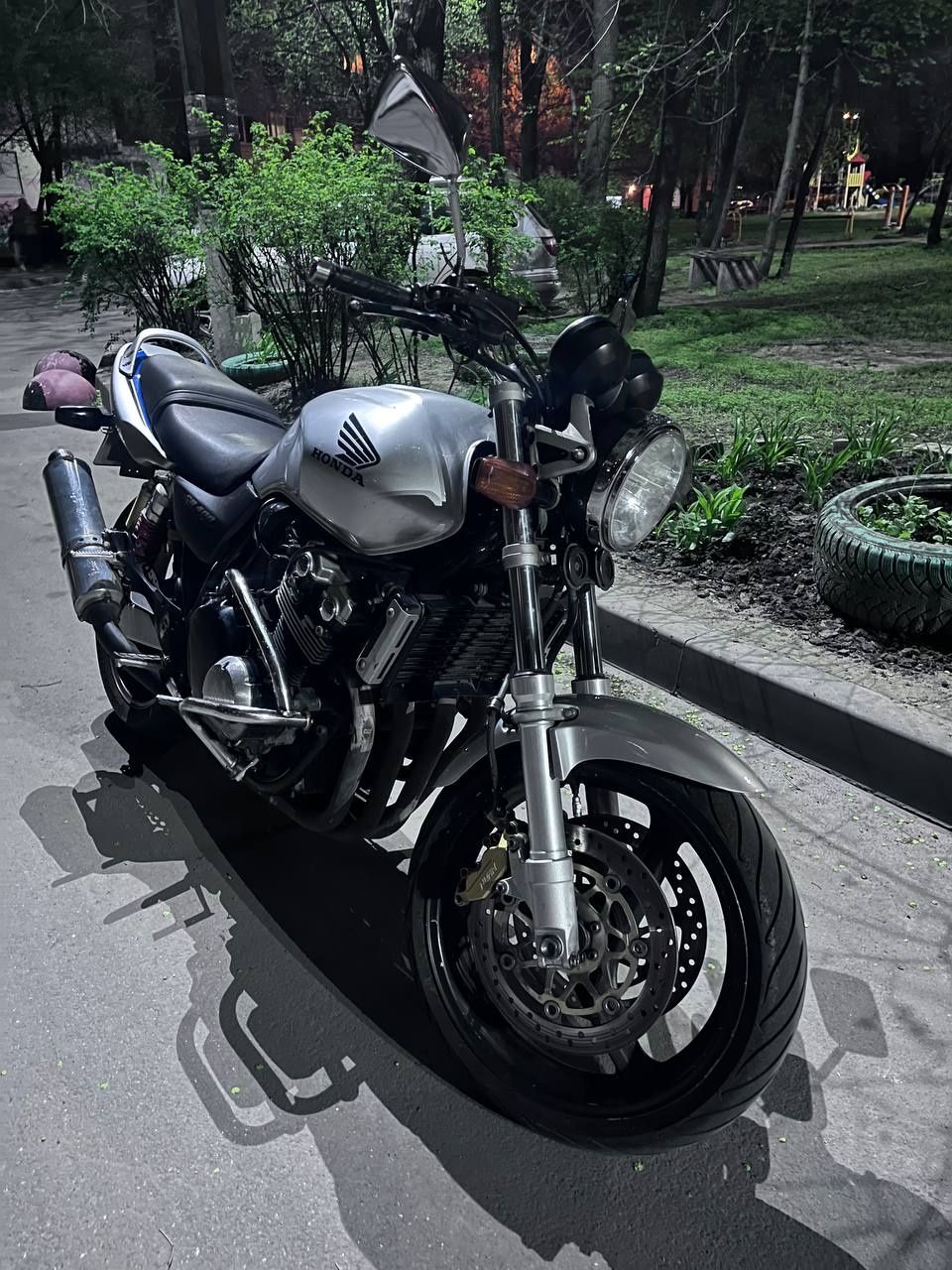 Honda cb 400 vtec 2