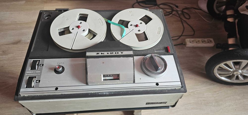 Magnetofon szpulowy oraz gramofon