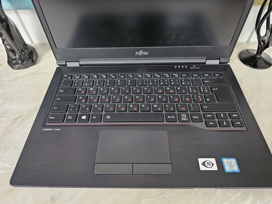 Ноутбуки Fujitsu LifeBook U748 (i5/16/256)
