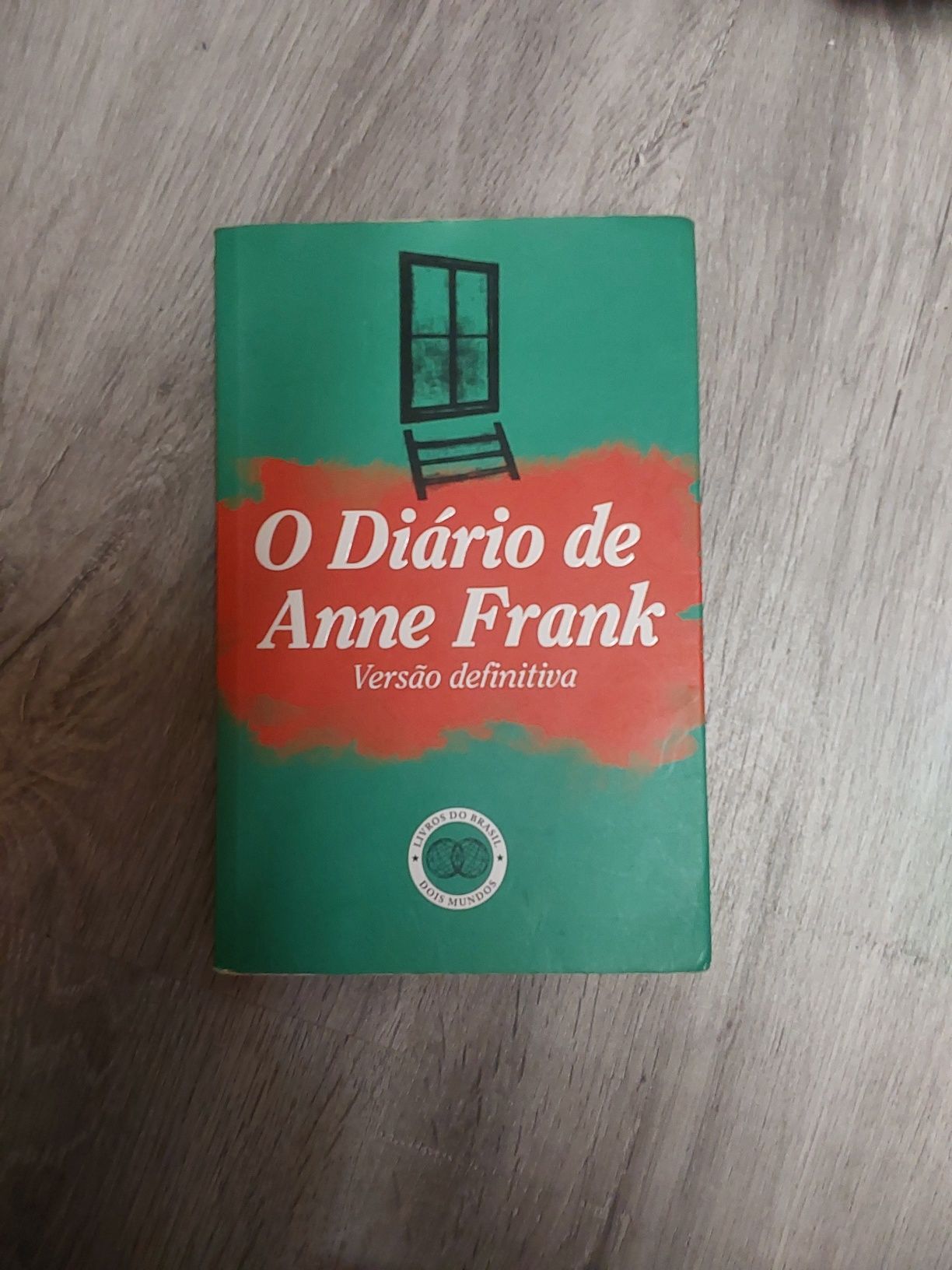 Livros "The 100" e " Anne Frank"