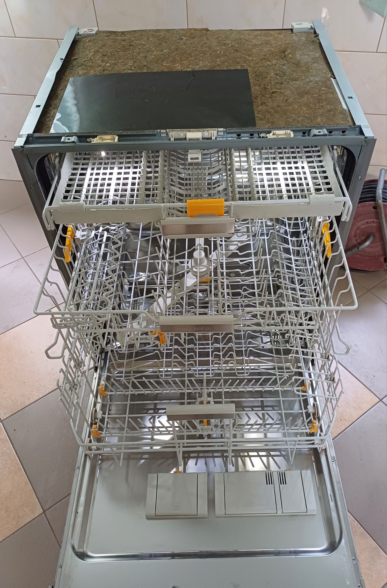 Вбудована посудомийка 60 см Miele G 5980 три корзини підсвітка сушка