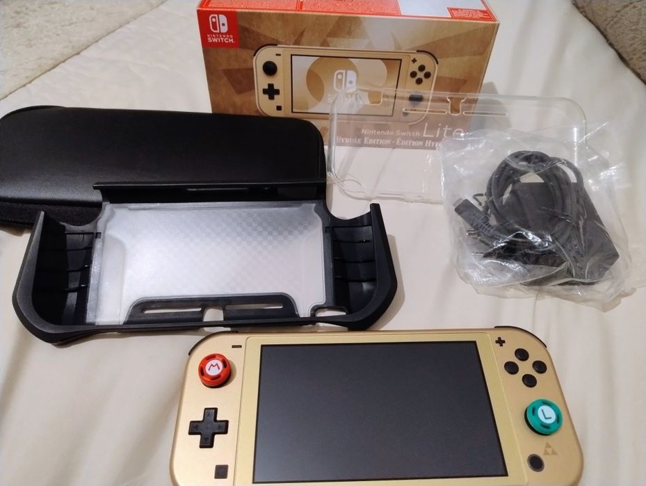Nintendo Switch Lite Hyrule Edition