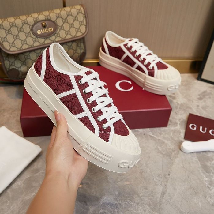 Nowe buty gucci.