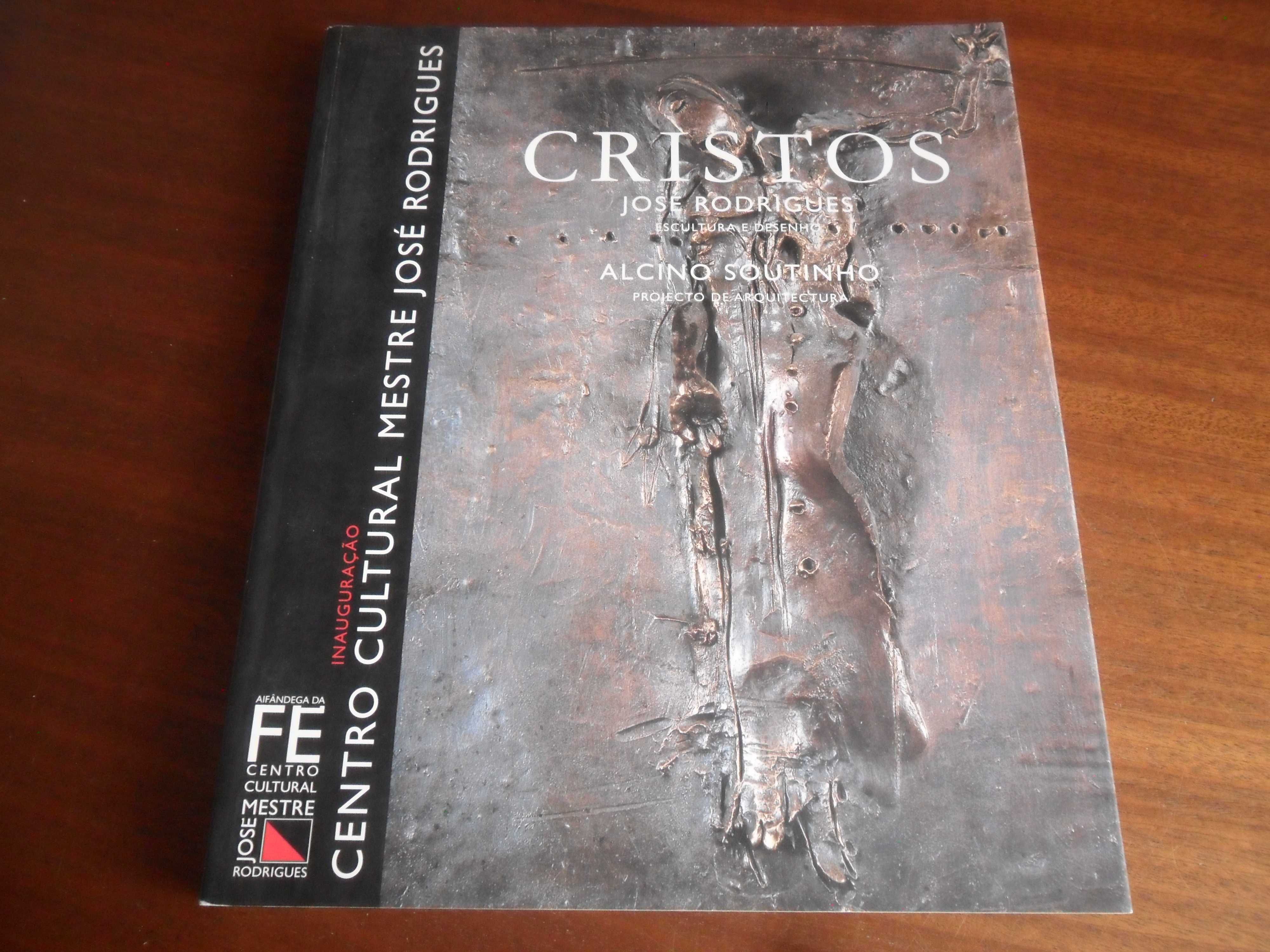 "CRISTOS" - Escultura e Desenho de José Rodrigues - Catálogo - Ed 2004
