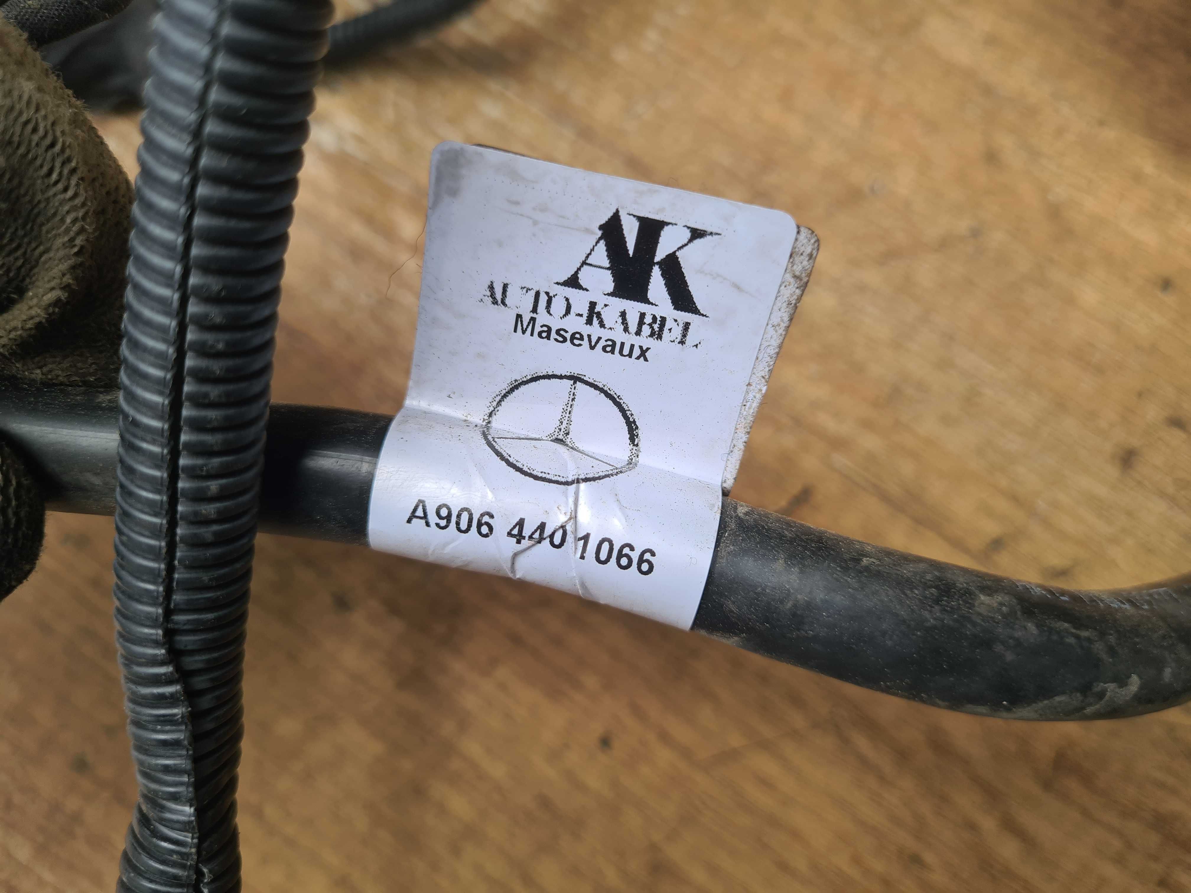 Mercedes Sprinter W907 W910 bezpiecznik rozdzielacz prądu klema