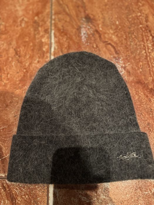 Ангорові шапки колір пудра та сірий ,стан ідеальний