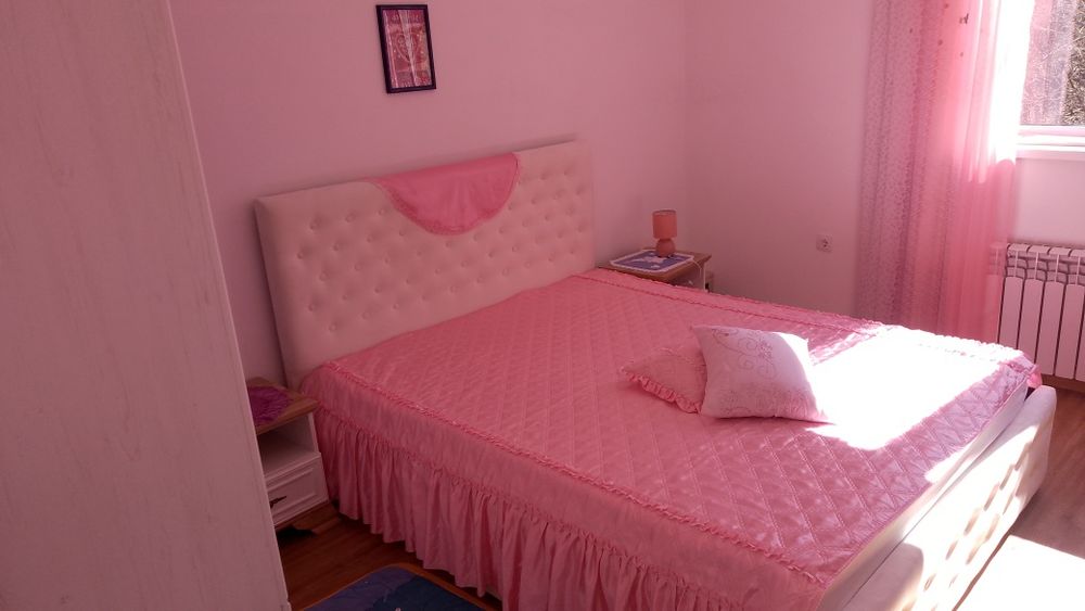 Здається подобово будинок в Шаян