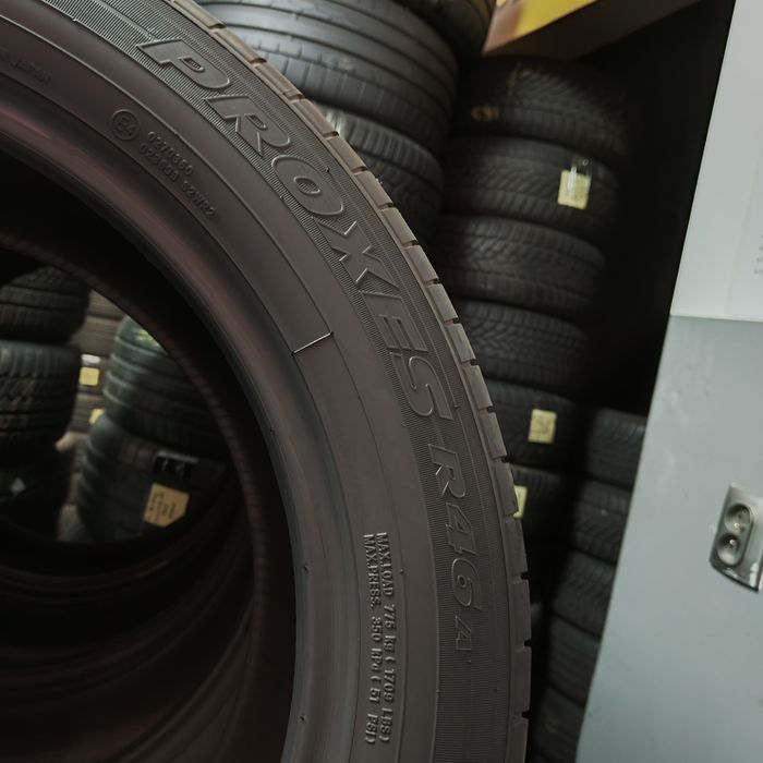 225/55/19 Sprzedam komplet opon letnich Toyo