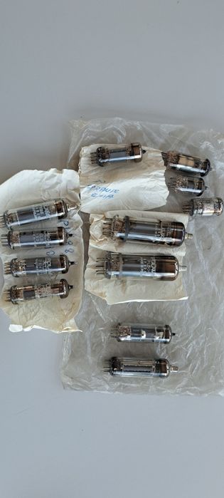 Lampa elektronowa Polam 12szt -zabytek PRL