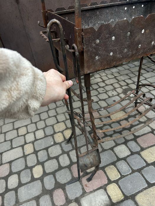 Мангал з кришою