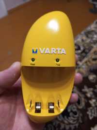 Зарядное устройство Varta на 4 аккамулятора