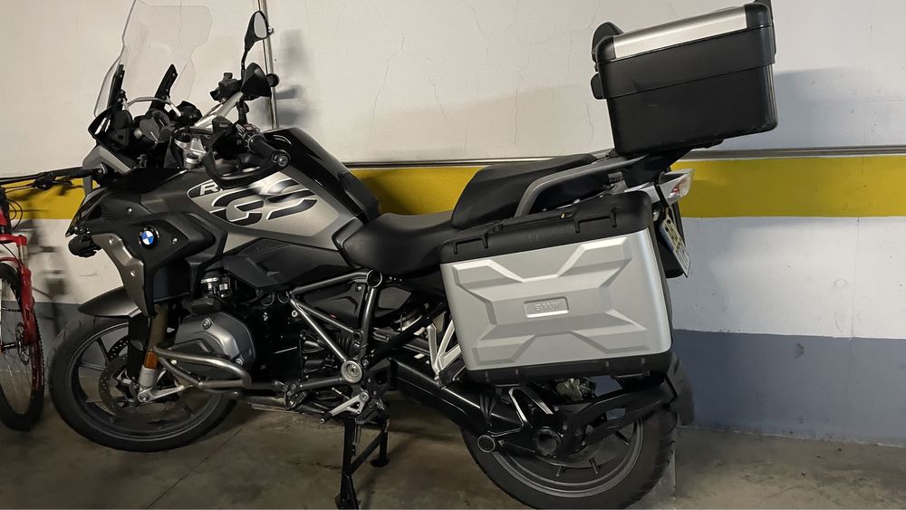 BMW R1200GS Exclusive (Full extras)