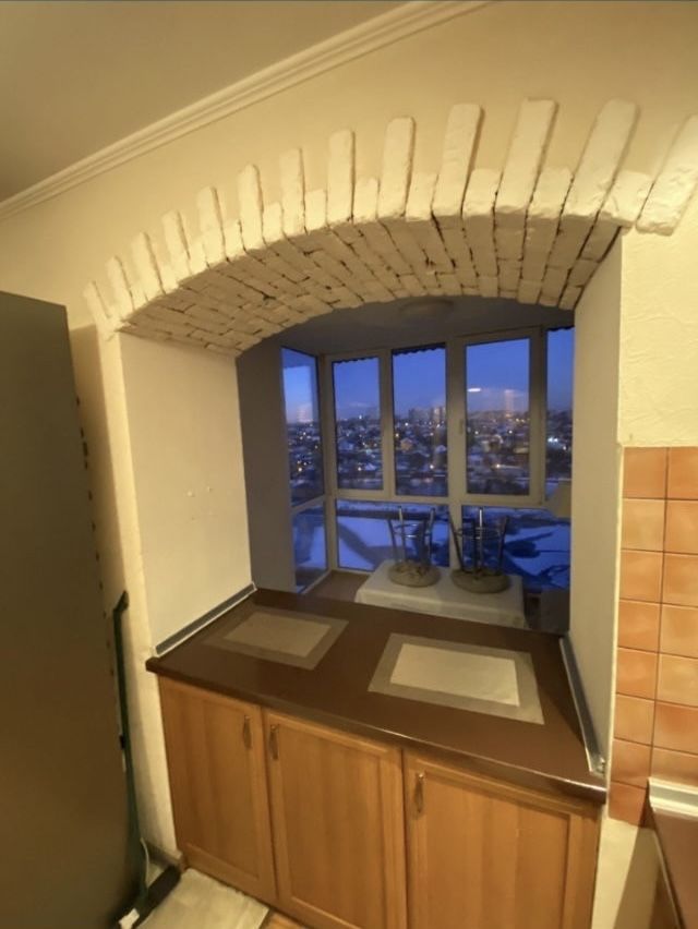 Продам 4 ком кв метро 23 Августа! СНИЖЕНИЕ цены!