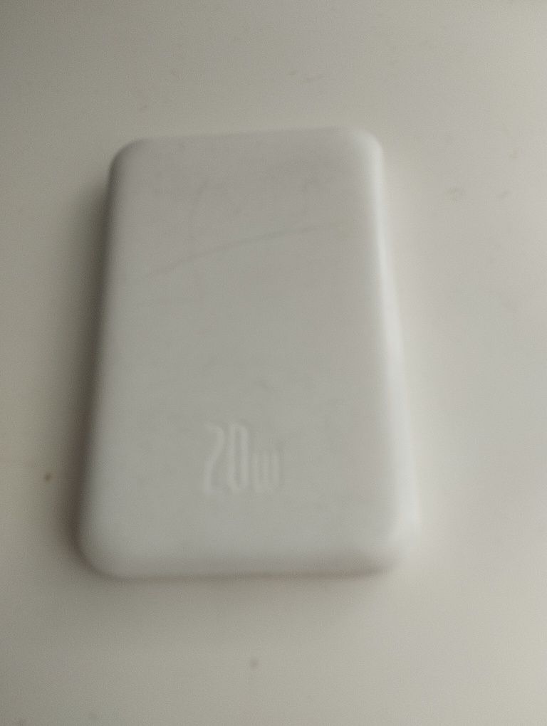Bezprzewodowy powerbank baseus 5000mAh magsafe