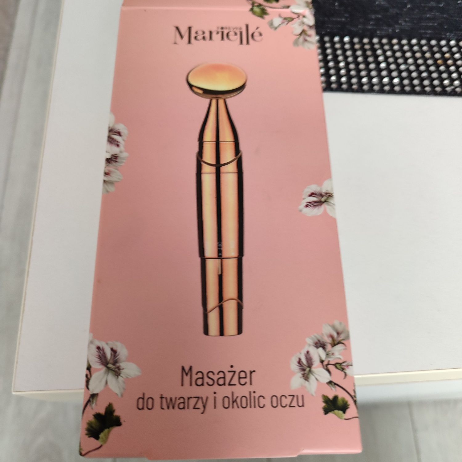Sprzedam nowy masażer do twarzy i oczu