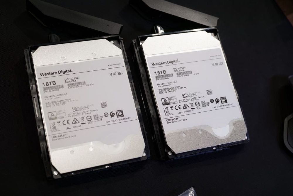 ** NAS Synology DS723+ + dyski HGST 2x18=36 TB - WSZYSTKO NÓWKI !!! **