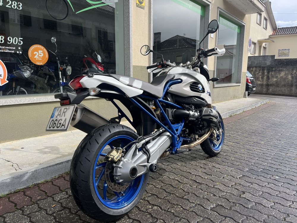 BMW HP2 Mega Moto