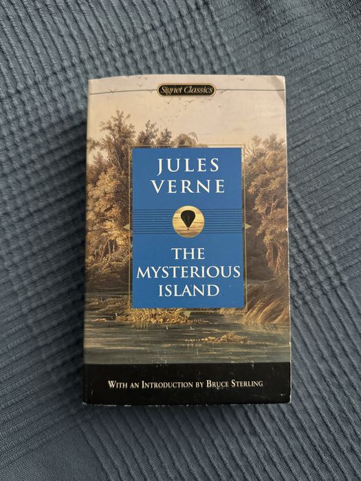 Livro “The Mysterious Island”/ Book “The Mysterious Island”