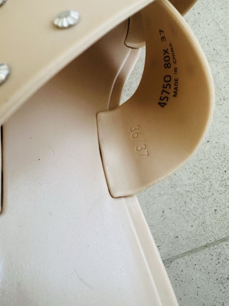 Mohito beżowe nude klapki z cyrkonami 37 gumowe