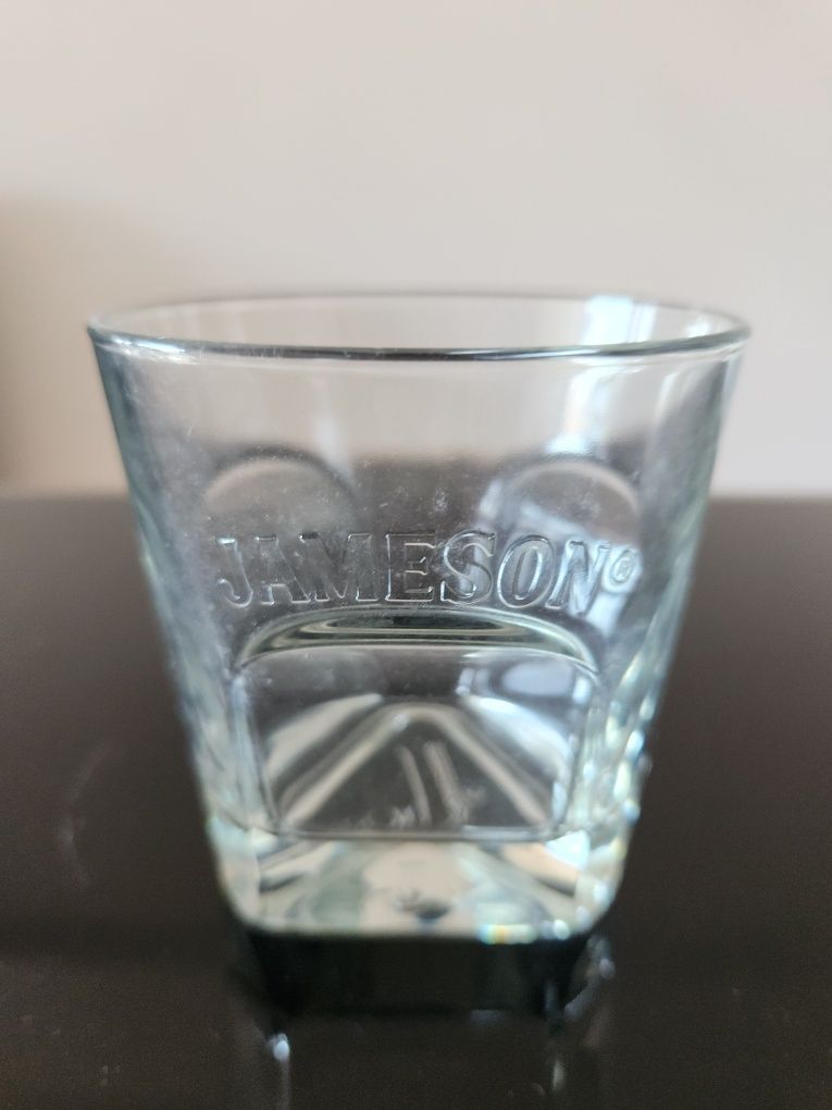 VENDO TAÇAS de vidro (para bar)