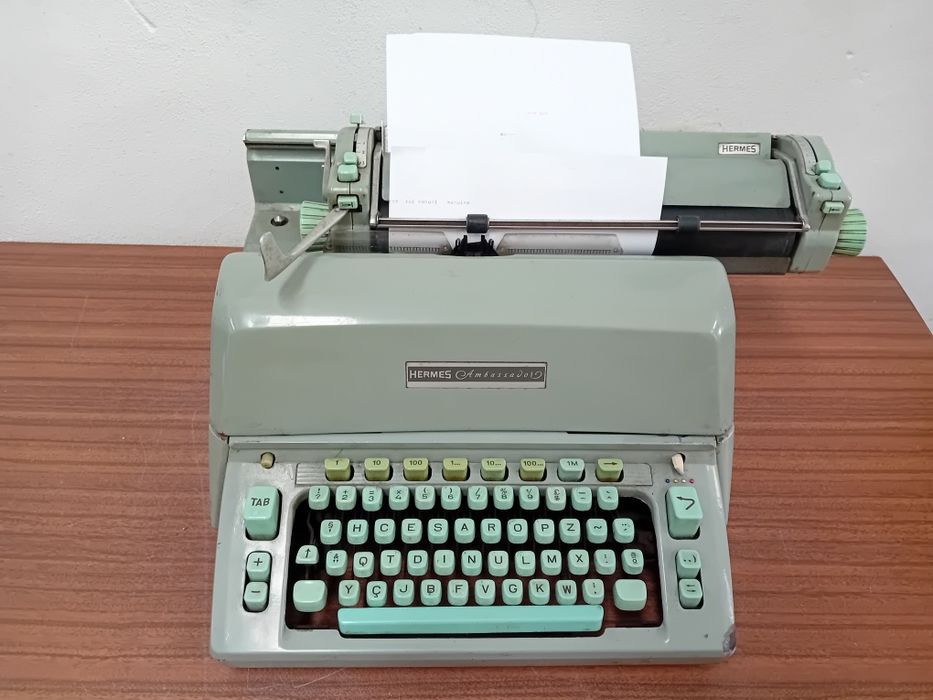 Máquina Escrever Hermes