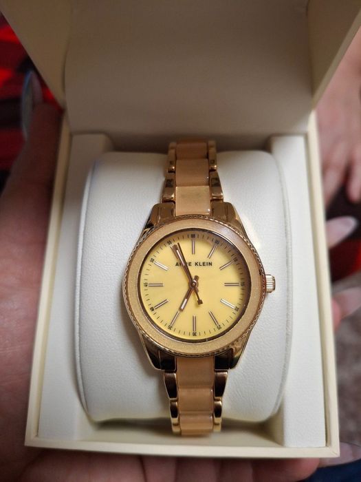 Годинник Anne Klein
