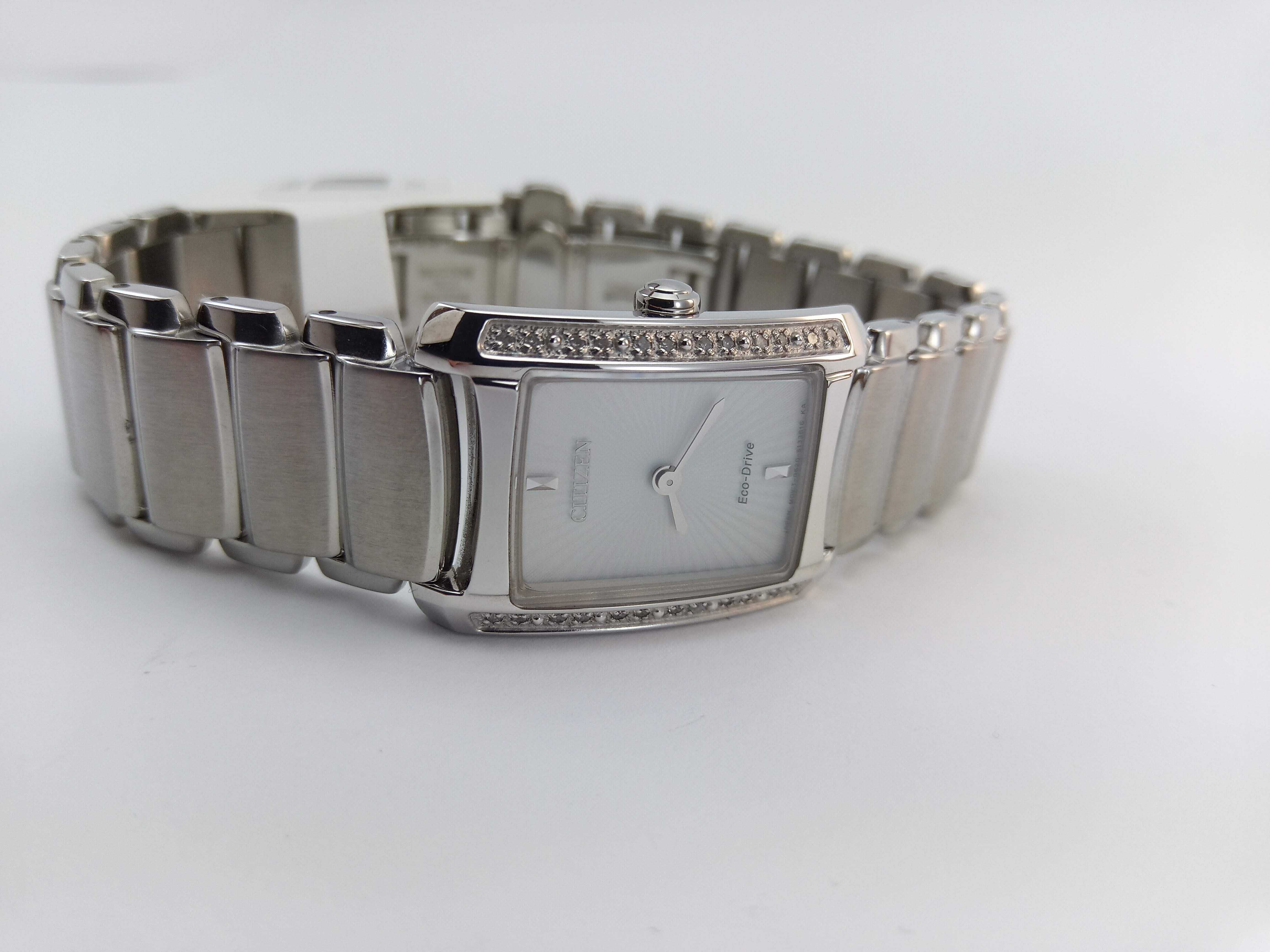 Японские женские часы Citizen Eco-Drive EG2960-57A с бриллиантами $475