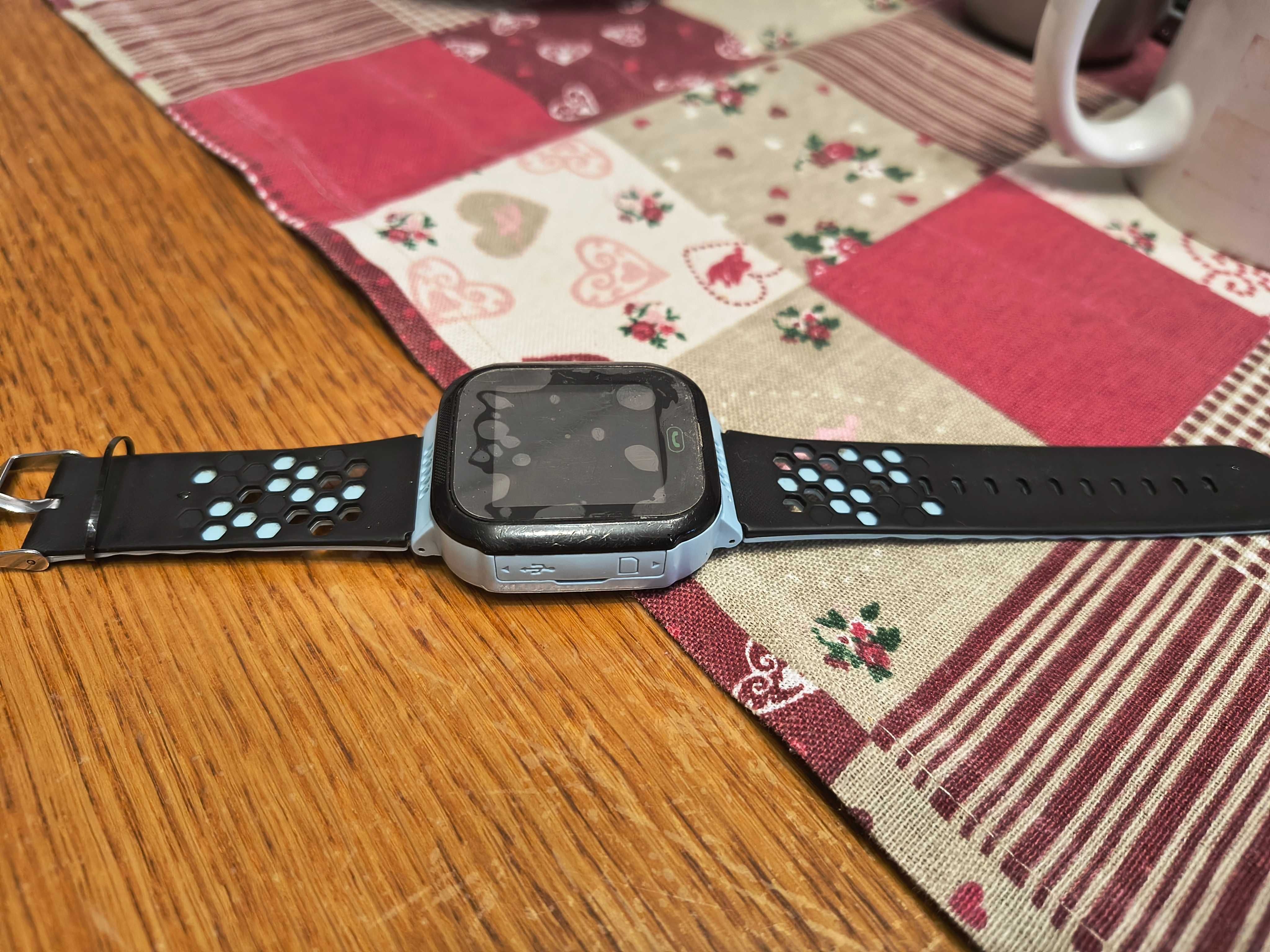 Smartwatch dla dziecka z wbudowaną latarką