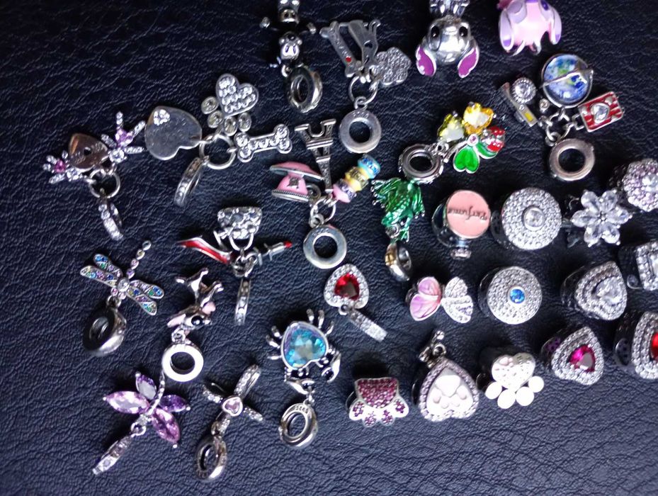 Шарми срібні 925, Пандора по 300 грн.