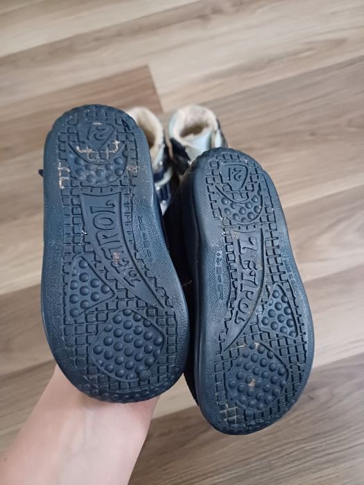 Buty dla chłopca kozaki śniegowce i kapcie 21