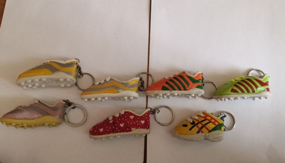 Breloczki but adidas - komplet