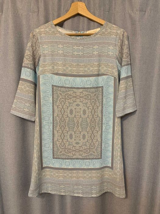 Niebieska sukienka etno