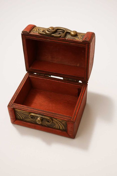 Декоративна подарункова коробочка