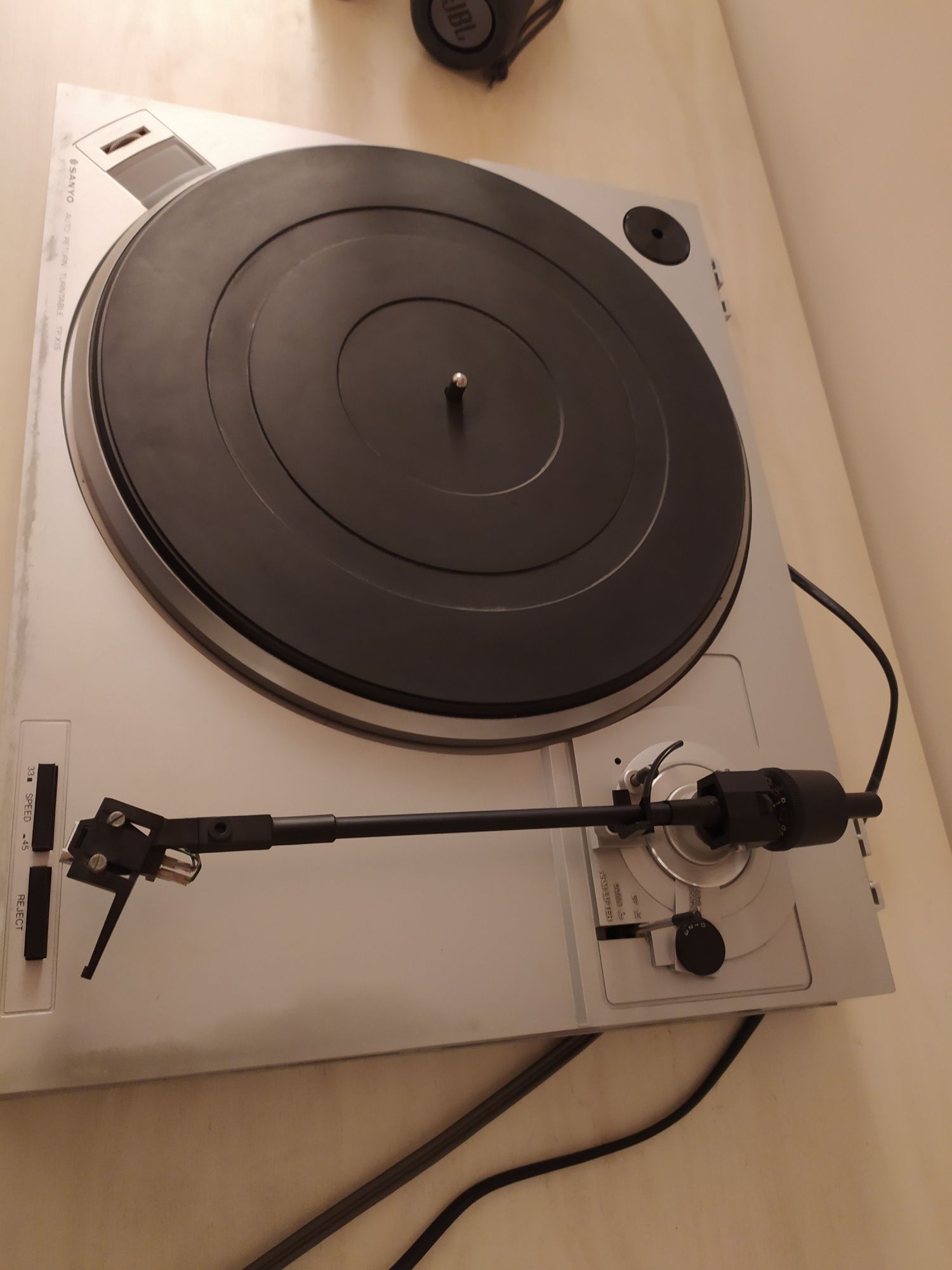 Gira discos Sanyo X1S com auto return