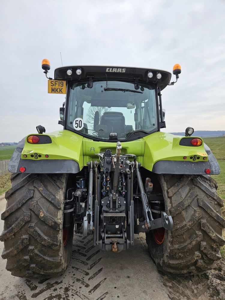 Claas Arion 650.