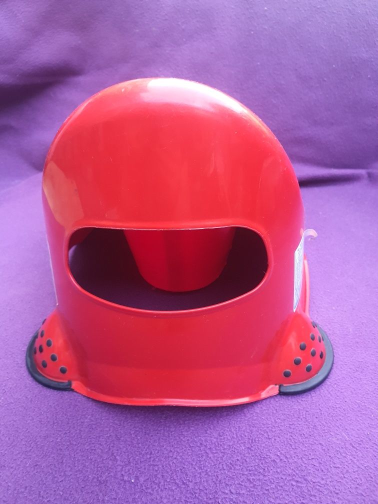 Nocnik McQueen ..