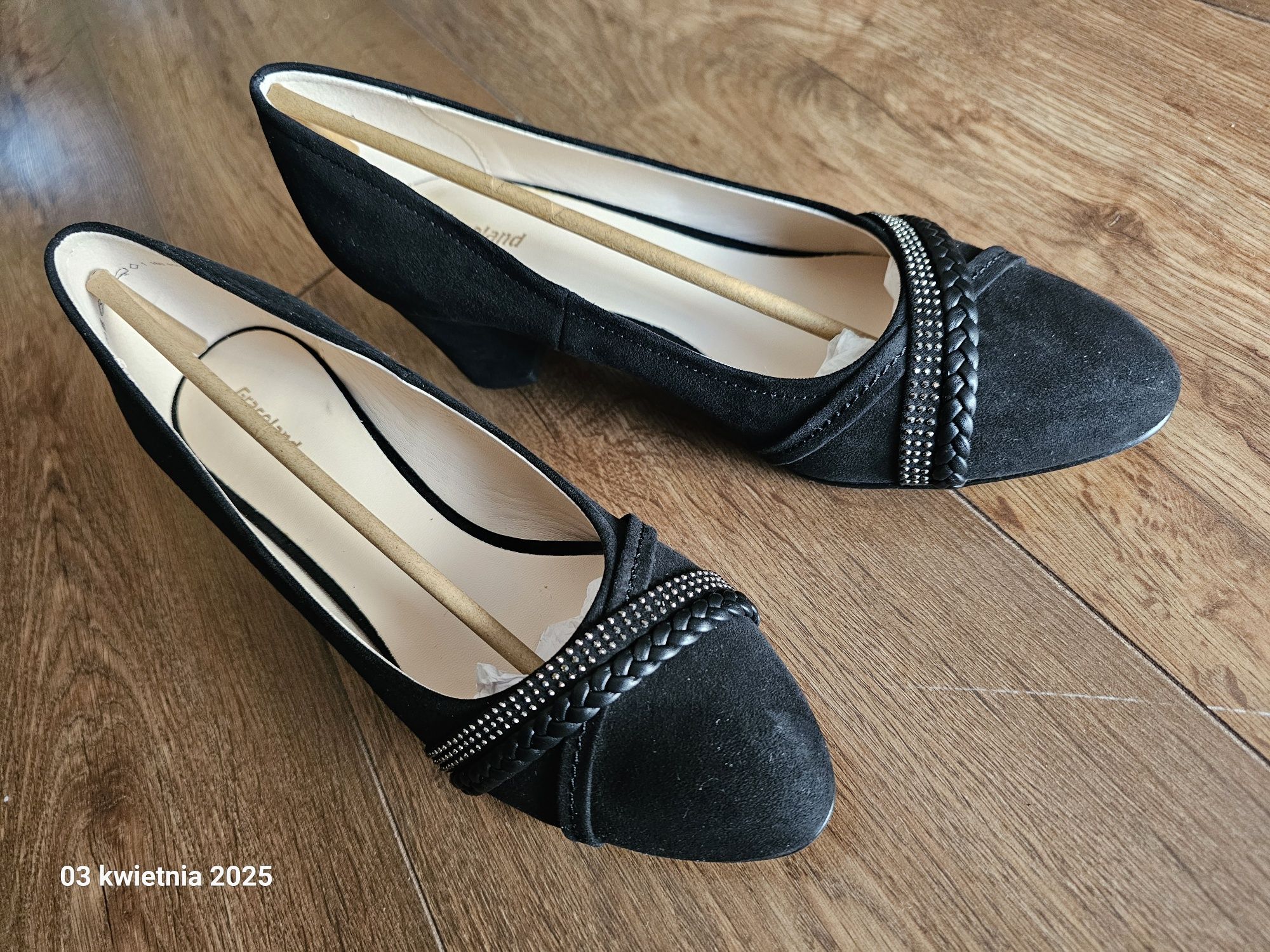 Nowe buty zamszowe rozmiar 40