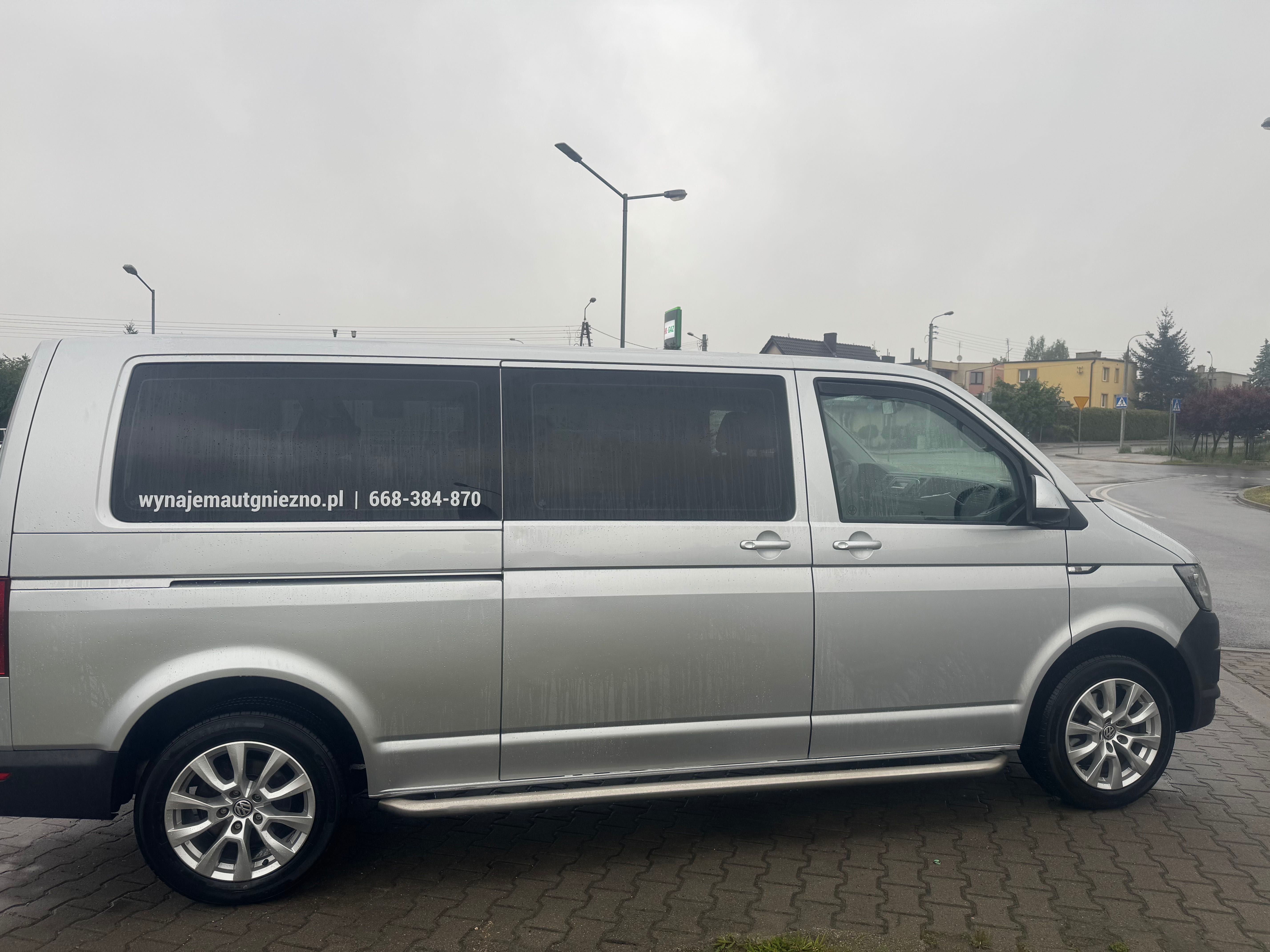 Wypożyczalnia busów 9-osobowych