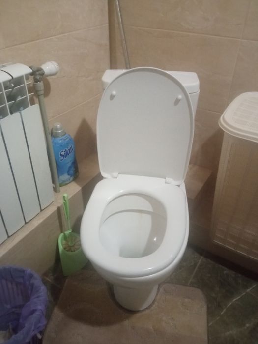 Продам унітаз в гарному робочому стані