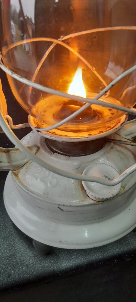 Lampy naftowe sygnowane dla kolekcionera