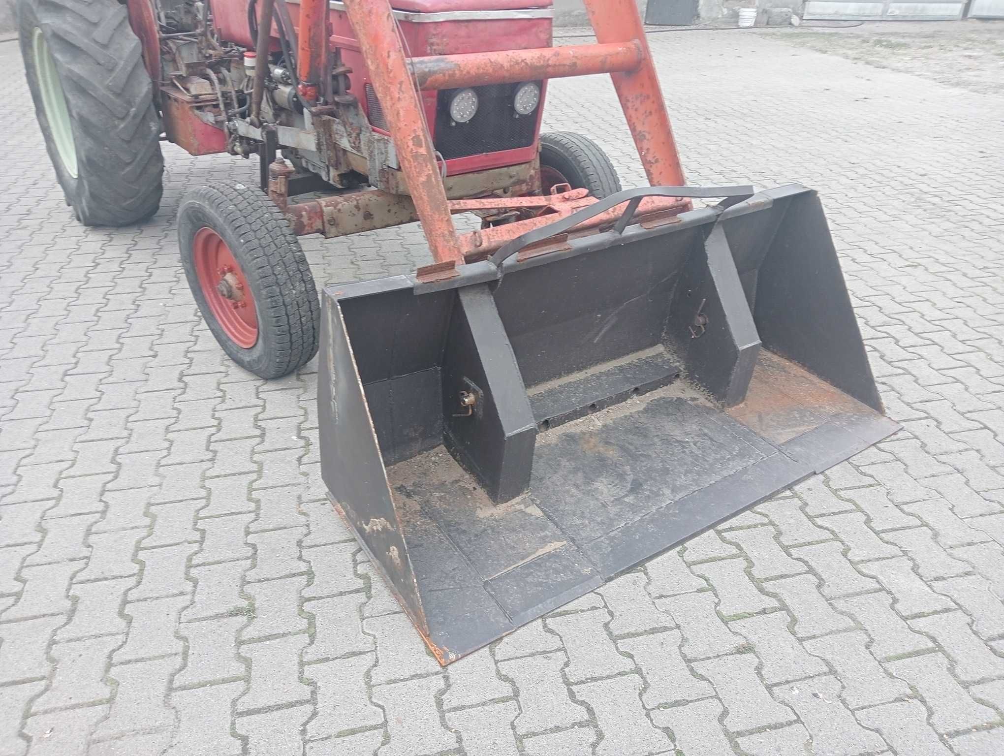 Zetor 5711 z turem