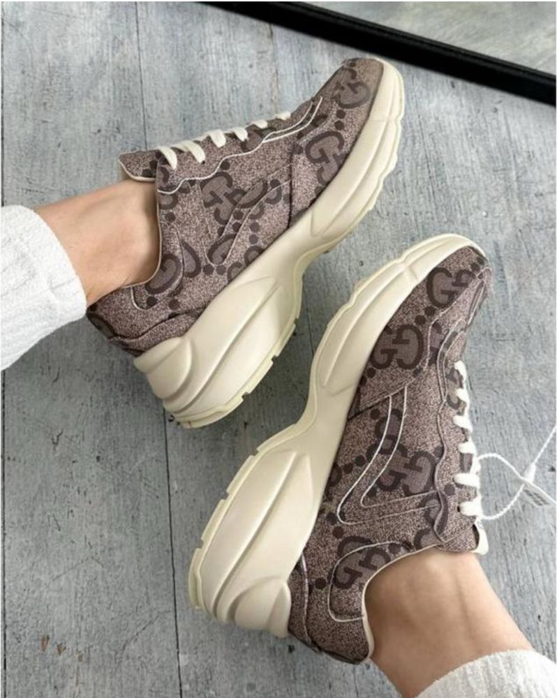 Жіночі кросівки гуччи gucci