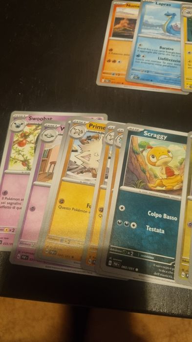 25 cartas Pokémon