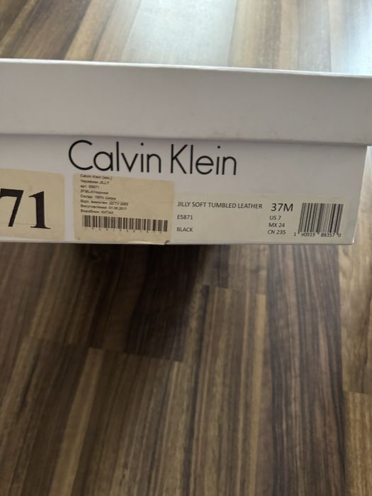 Ботинки осінні шкіряні Calvin Klein 37