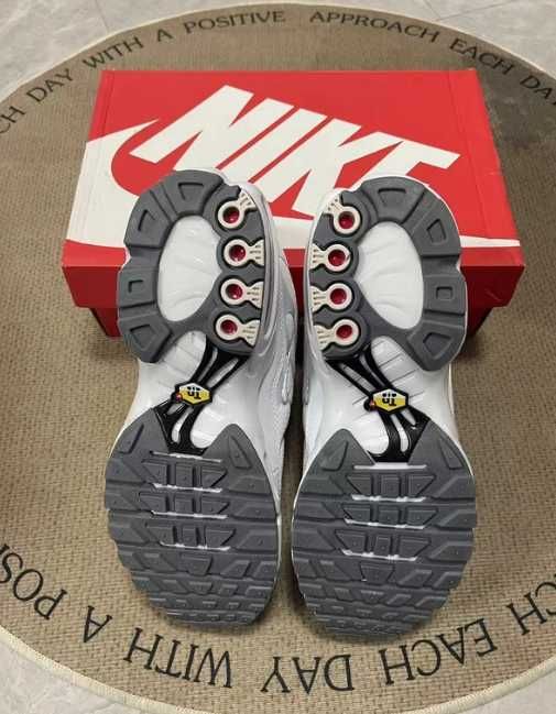 Buty Trampk Nike Air Max TN Plus White R.38