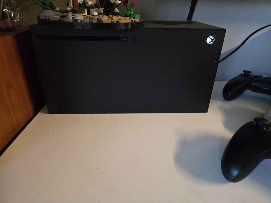 Xbox series x stan bardzo dobry 3 pady